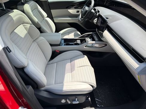 New 2026 Lincoln Nautilus Reserve AWD/4WD image 14