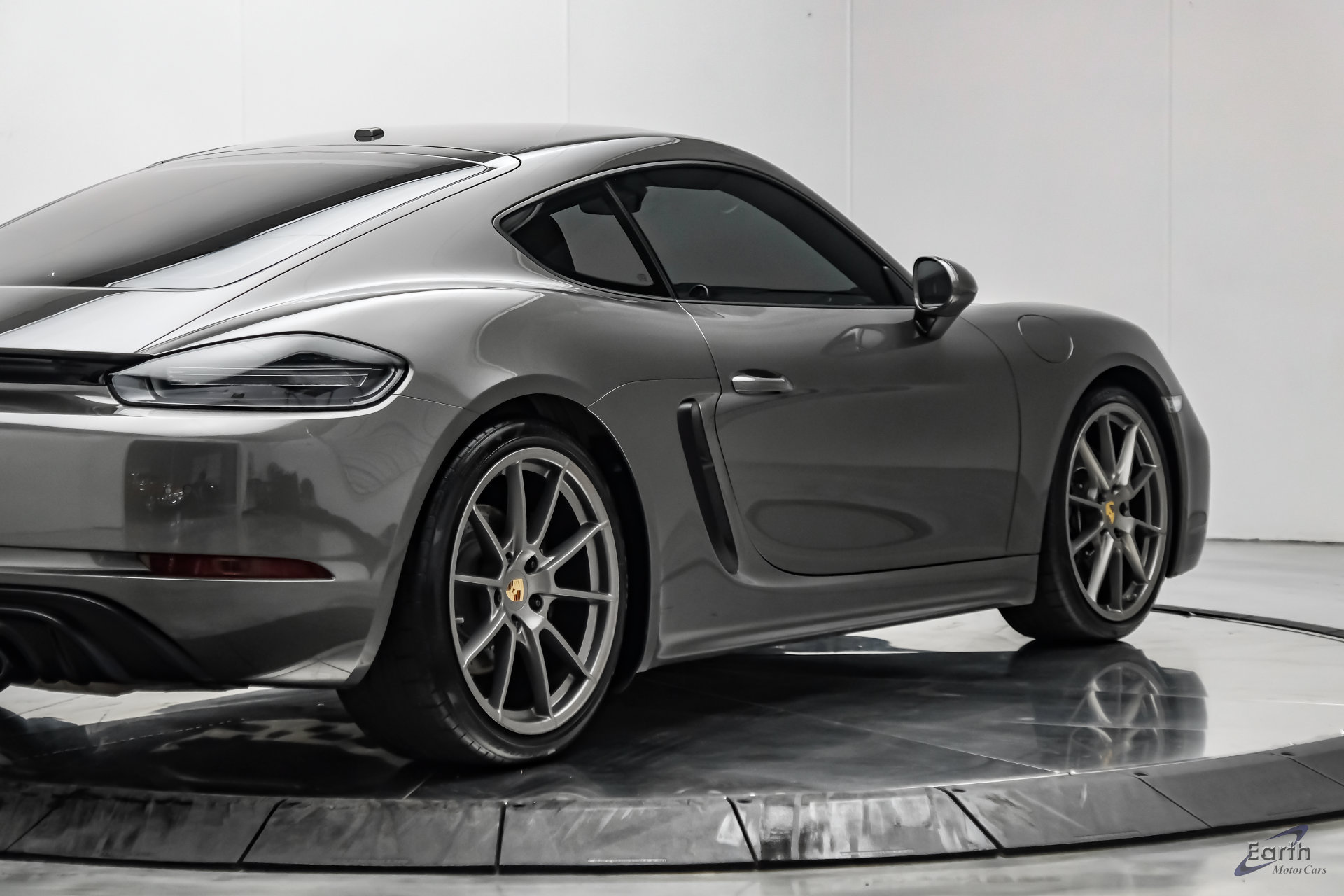Used 2023 Porsche 718 Cayman GTS RWD image 17