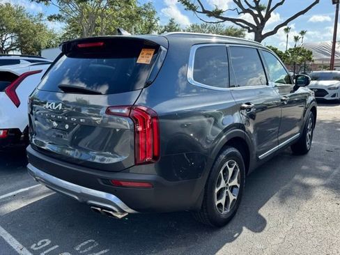 Certified 2022 Kia Telluride EX FWD image 4