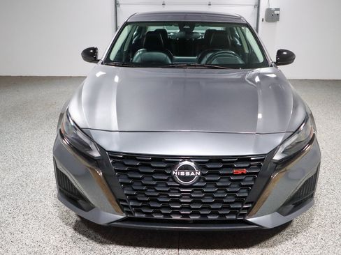 Used 2024 Nissan Altima 2.5 SR FWD image 4