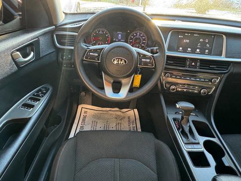 Used 2020 Kia Optima LX image 18