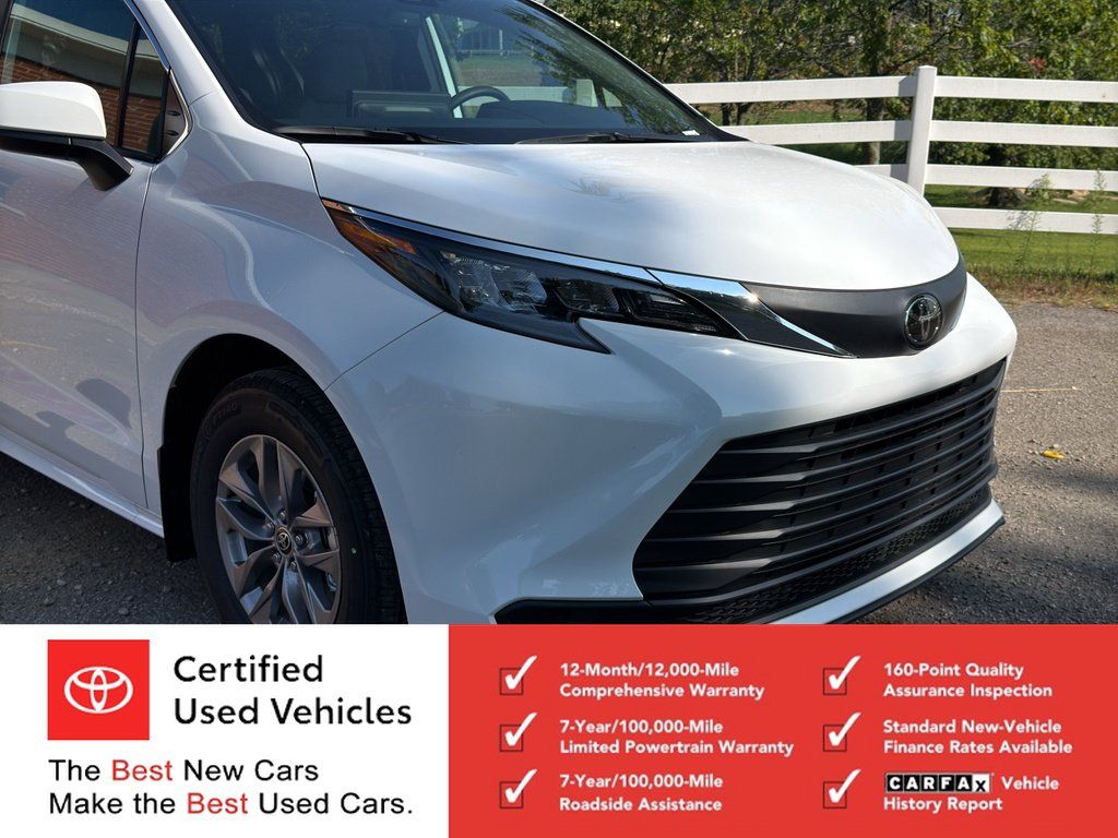 Certified 2026 Toyota Sienna LE FWD image 9