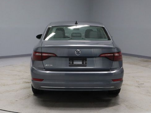 Used 2021 Volkswagen Jetta SE w/ SE Cold Weather Package image 9