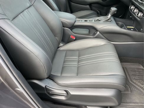 Certified 2025 Honda HR-V EX-L image 19