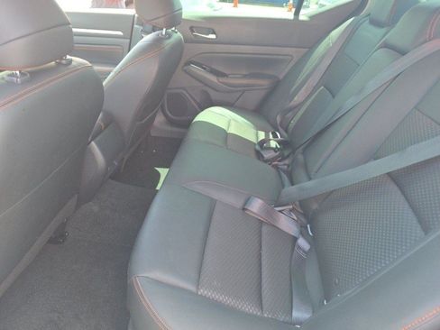 Used 2023 Nissan Altima 2.5 SR FWD image 8