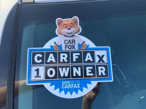 Used 2019 Hyundai Santa Fe SE image 2