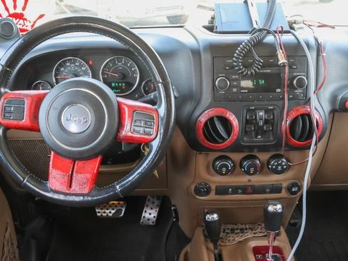 Used 2014 Jeep Wrangler Unlimited Sahara AWD/4WD image 18