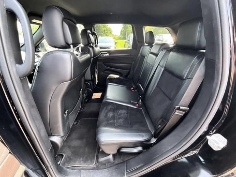Used 2017 Jeep Grand Cherokee Altitude AWD/4WD image 29
