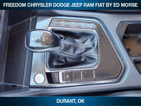 Used 2024 Volkswagen Tiguan SE image 16