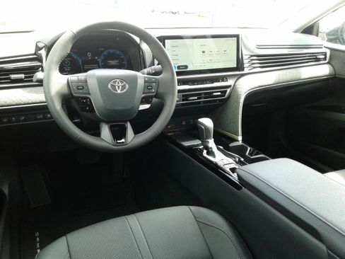 Used 2026 Toyota Camry XLE image 13