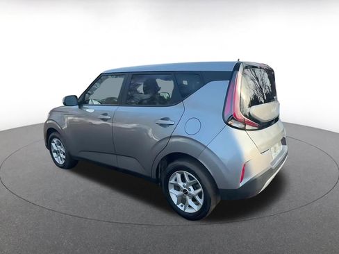 Used 2025 Kia Soul LX w/ LX Technology Package image 10