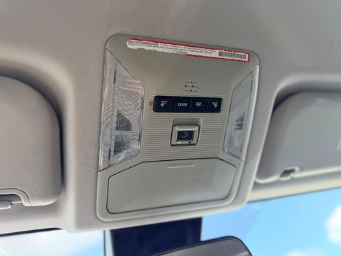 Used 2021 Toyota RAV4 LE FWD image 33