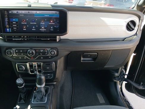 Used 2024 Jeep Wrangler Sahara image 16