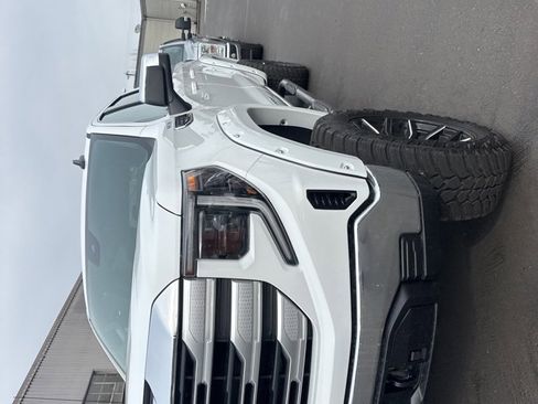 Used 2024 GMC Sierra 1500 SLE w/ X31 Off-Road Package image 3