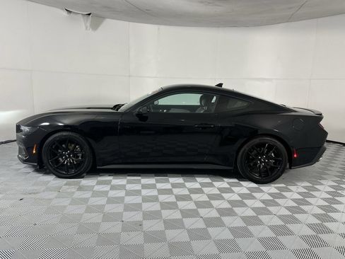 Used 2024 Ford Mustang Coupe RWD image 5