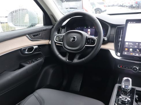 Certified 2025 Volvo XC90 B6 Plus image 12