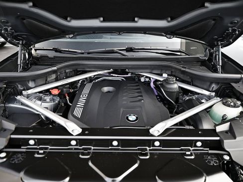 New 2026 BMW X5 xDrive40i w/ M Sport Package image 30