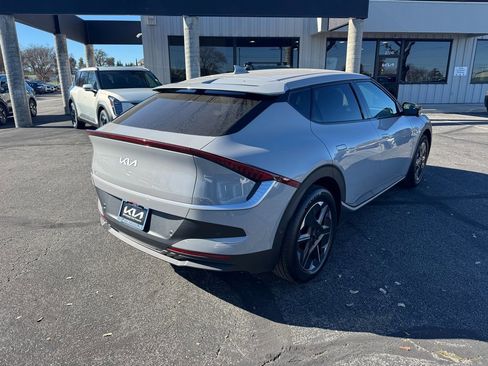 Used 2025 Kia EV6 Light w/ Light LR Technology Package image 5