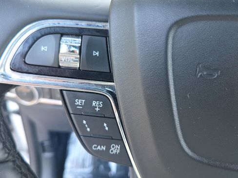 Used 2019 Lincoln Navigator Reserve AWD/4WD image 24
