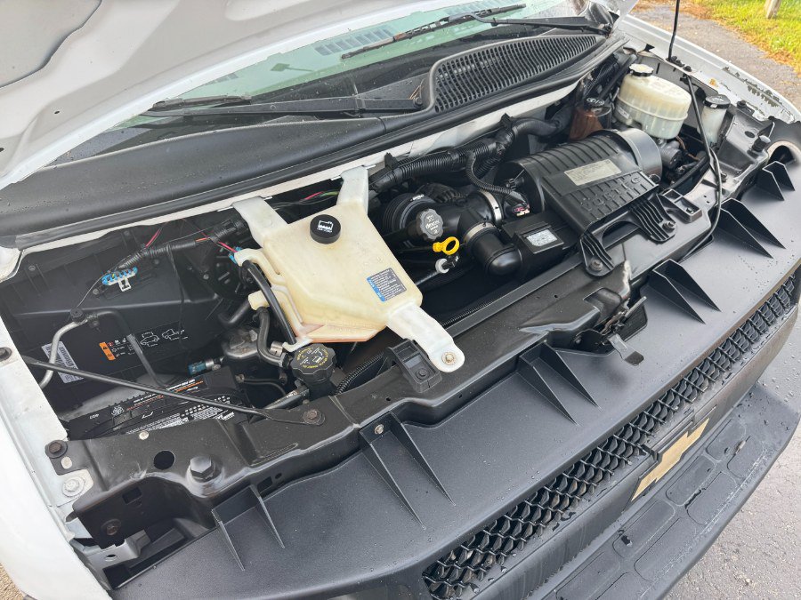 Used 2015 Chevrolet Express 3500 RWD image 22