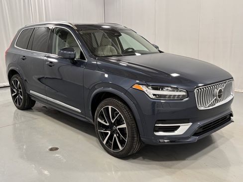Certified 2023 Volvo XC90 B5 Plus w/ Protection Package image 4
