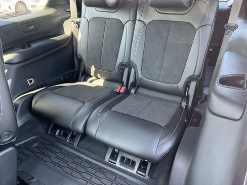 New 2025 Jeep Grand Cherokee L Altitude image 18