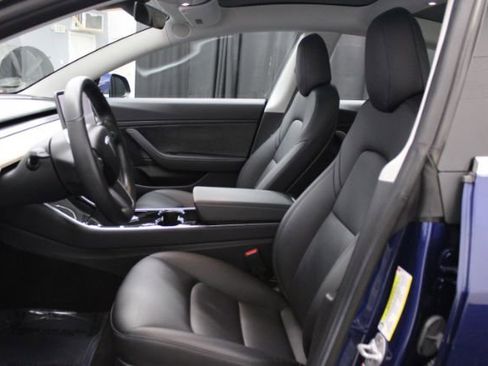 Used 2018 Tesla Model 3 Long Range image 9