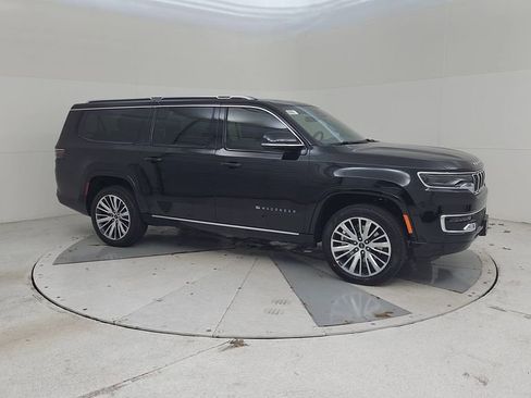 New 2025 Jeep Wagoneer L Series II image 2