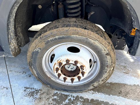 Used 2010 Ford F450 4x4 Regular Cab Super Duty image 12