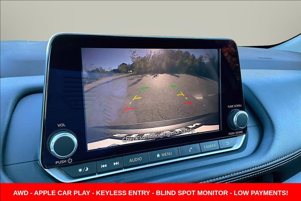 Used 2023 Nissan Rogue S AWD/4WD image 14