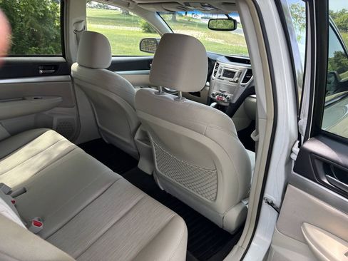 Used 2014 Subaru Outback 2.5i Premium w/ Moonroof Package AWD/4WD image 30