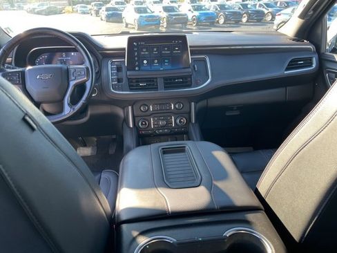 Used 2022 Chevrolet Suburban RST w/ Luxury Package image 17