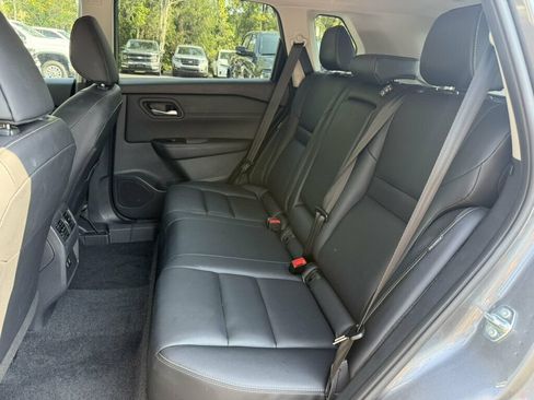 Used 2026 Nissan Rogue SL FWD image 8