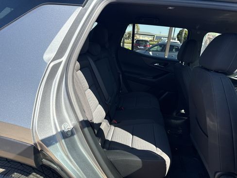 Used 2026 Chevrolet Equinox LT FWD image 12
