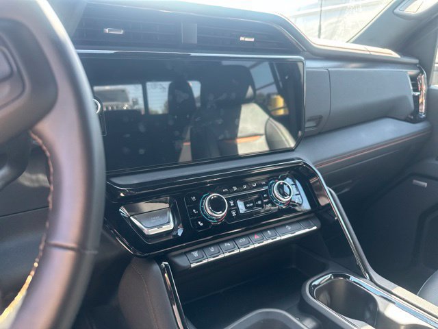 Used 2025 GMC Sierra 3500 AT4 w/ AT4 Premium Plus Package AWD/4WD image 15