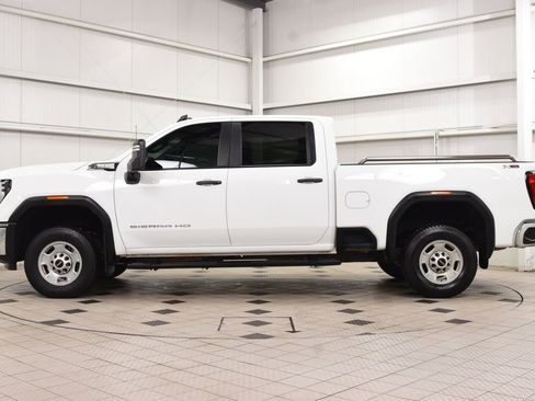 Used 2024 GMC Sierra 2500 Pro AWD/4WD image 4