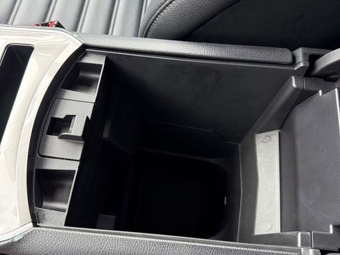 Used 2024 Ford Edge SEL image 25