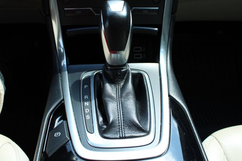 Used 2018 Ford Edge Titanium w/ Technology Package FWD image 20
