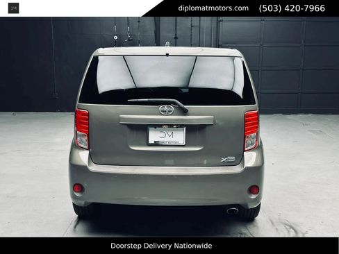 Used 2012 Scion xB FWD image 6