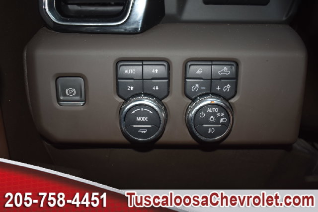 Used 2024 GMC Sierra 2500 Denali w/ Technology Package AWD/4WD image 43