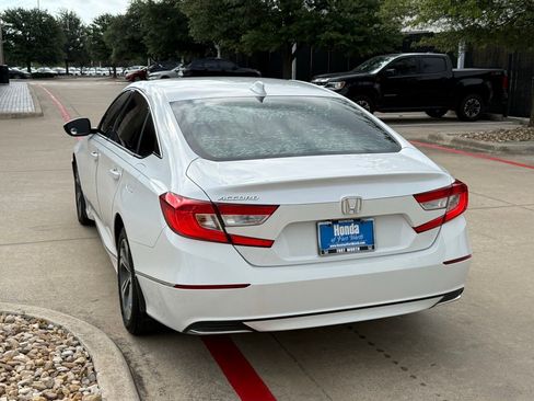 Used 2018 Honda Accord EX image 3