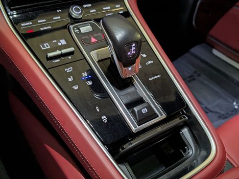 Certified 2023 Porsche Panamera 4S AWD/4WD image 41