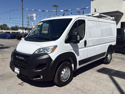 Used 2023 RAM ProMaster 2500 w/ Driver Convenience Group FWD image 2