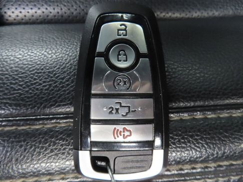 Used 2022 Ford F350 Lariat w/ Black Appearance Package image 70