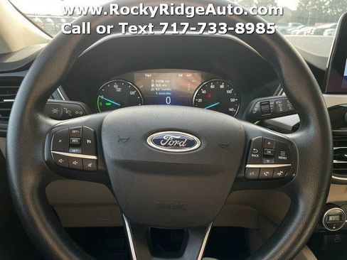 Used 2021 Ford Escape SE image 10