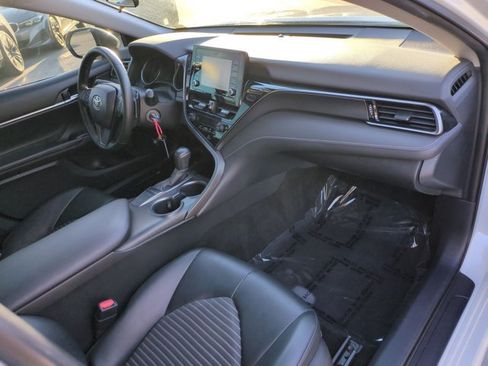 Used 2022 Toyota Camry SE w/ Carpet Mat Package (TMS) FWD image 21