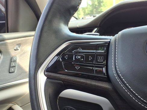 Used 2021 Jeep Grand Cherokee L Overland w/ Luxury Tech Group IV AWD/4WD image 30