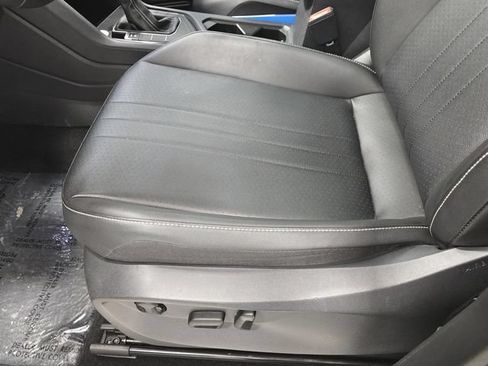 Used 2023 Volkswagen Tiguan SE FWD image 25
