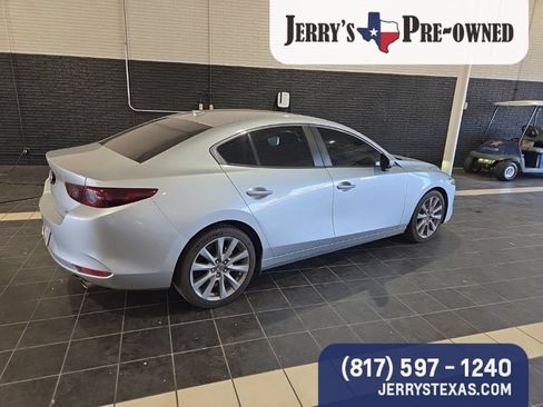 Used 2019 MAZDA MAZDA3 AWD Sedan w/ Preferred Package image 5