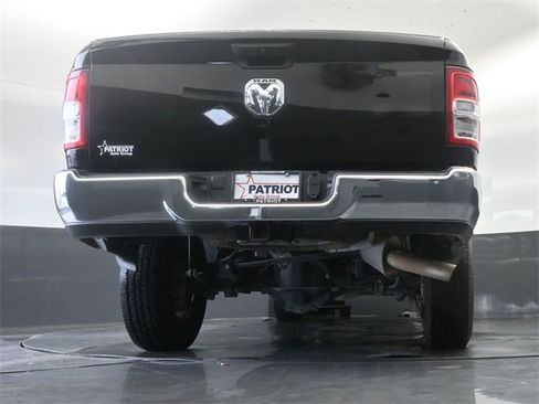 Used 2024 RAM 2500 Tradesman w/ Chrome Appearance Group image 28